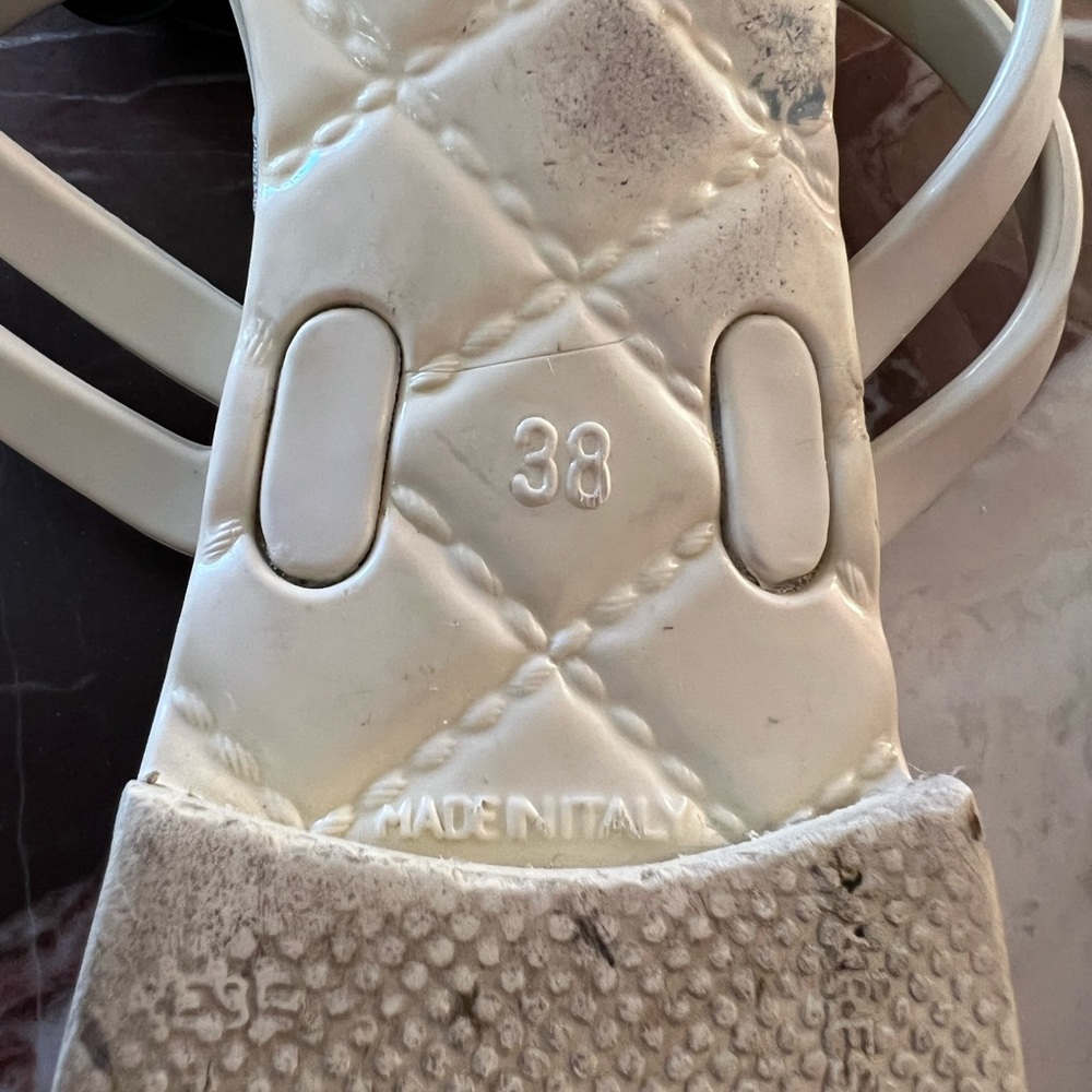 Chanel flip flops  size 38 like new